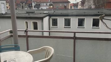 Standard Double Room, Shared Bathroom (Zweibett) | Balcony view