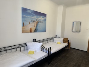 Standard Double Room, Shared Bathroom (Zweibett) | Miscellaneous