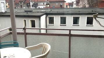 Basic Single Room, Shared Bathroom | Balcony view