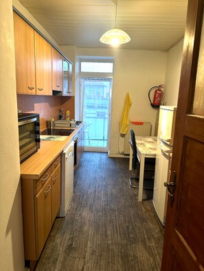 Basic Single Room, Shared Bathroom | Private kitchen