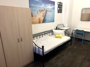 Basic-Einzelzimmer, Gemeinschaftsbad | Zimmerausstattung