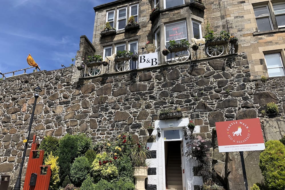 Castle Walk B&B - Tullibody