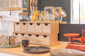 Petit déjeuner buffet (12.90 EUR par personne)