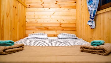 Family Bungalow, 2 Bedrooms, Shared Bathroom | In-room safe, desk, free WiFi, bed sheets