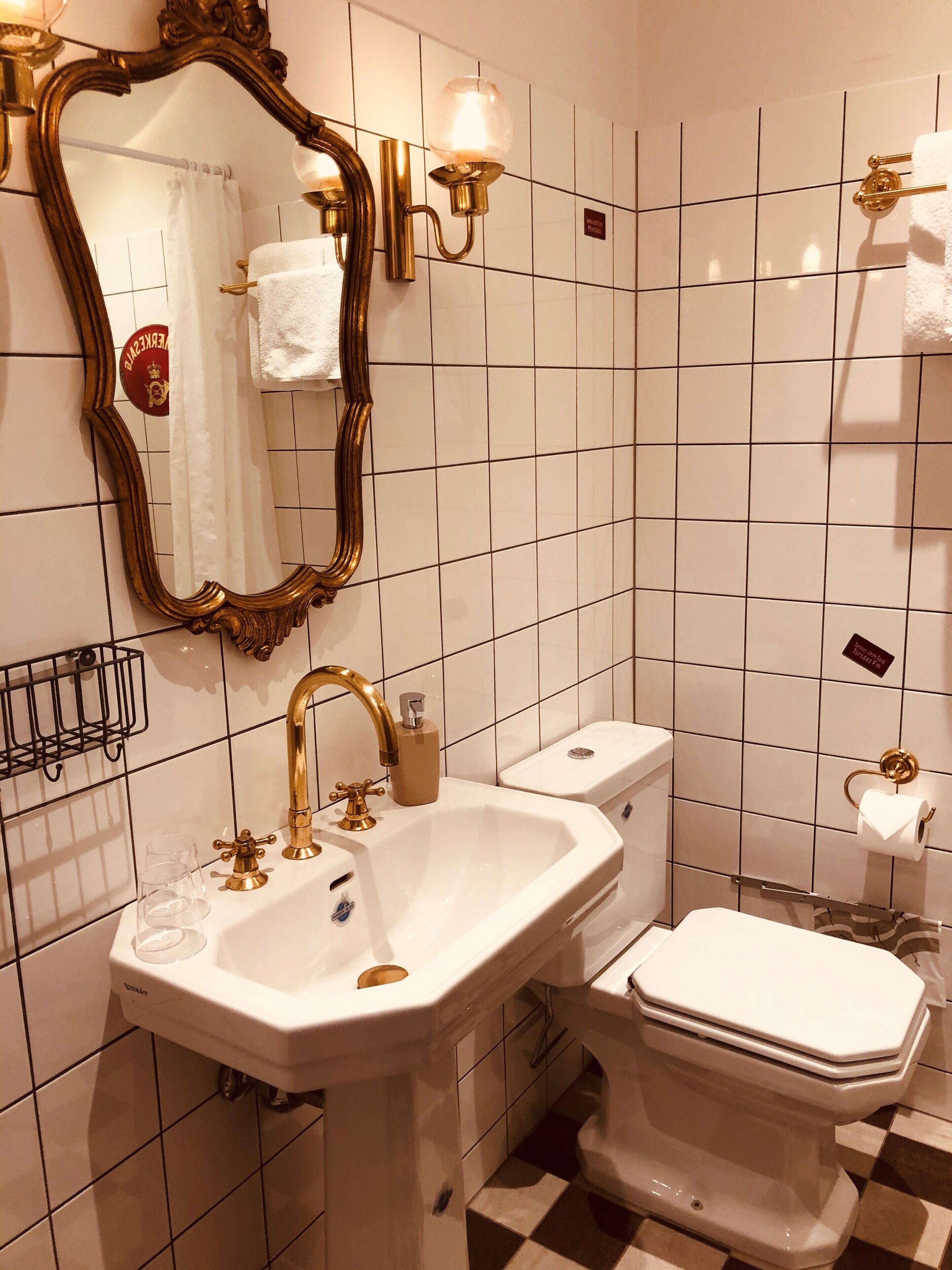 basic double or twin room, 2 single beds, terrace | bathroom | shower, rainfall showerhead, towels, soap