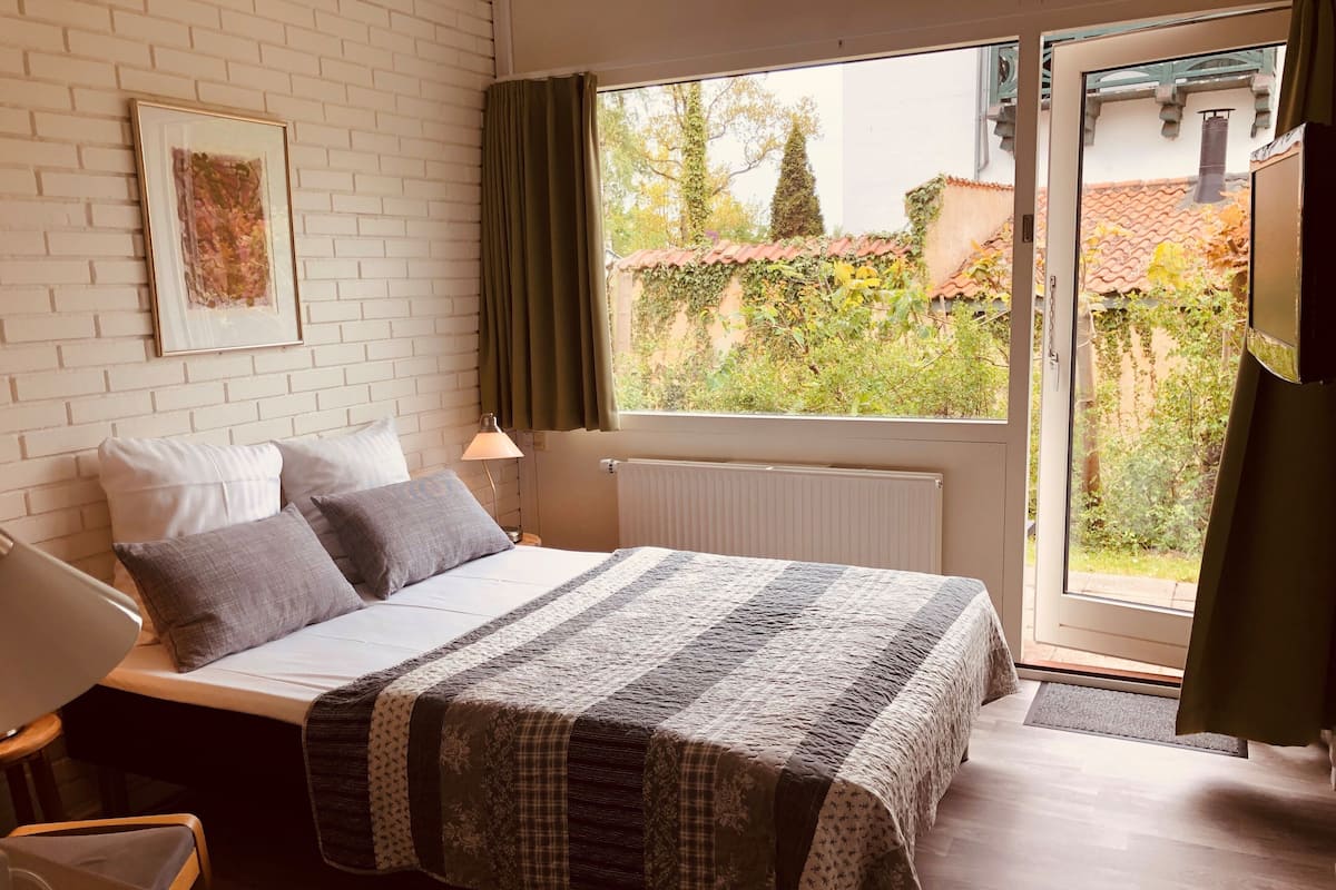 Basic Single Room, 1 Twin Bed, Terrace | Hypo-allergenic bedding available, desk, blackout drapes