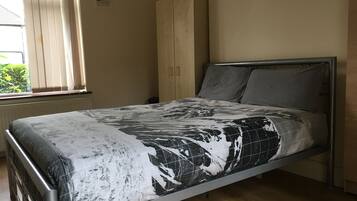 Double Room | 1 bedroom, iron/ironing board, free WiFi, bed sheets