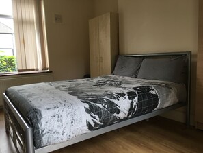 Double Room | 1 bedroom, iron/ironing board, free WiFi, bed sheets - Noel House (London)