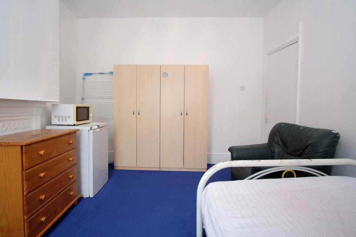 1 chambre, fer et planche à repasser, Wi-Fi gratuit