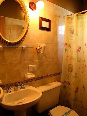 經典小屋, 1 間臥室, 公園景觀, 花園 | 浴室 | 淋浴設備、吹風機、毛巾