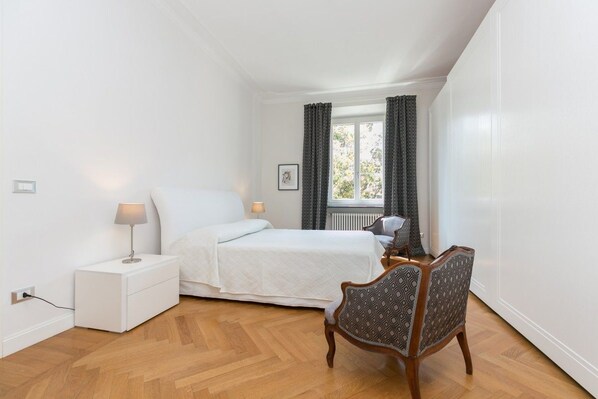 Apartment, 2 Bedrooms | 2 bedrooms, iron/ironing board, free WiFi, bed sheets - Lorenzo Il Magnifico (Florence)