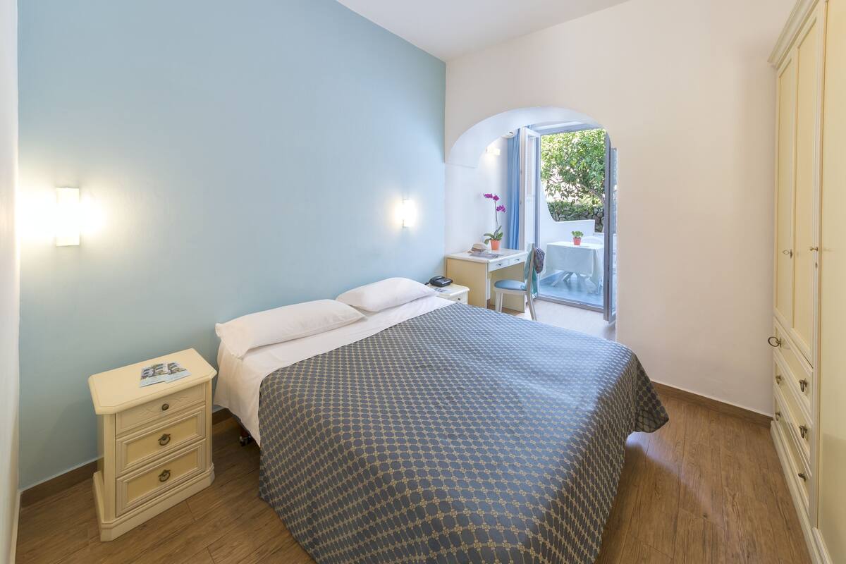 Classic Double Room | Premium bedding, minibar, in-room safe, desk
