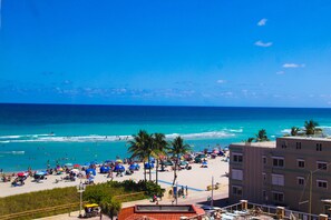 View from property - Hollywood Beach Resort-beautiful Studio Sleeps 4 (Hollywood)