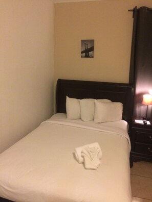 House | Cribs/infant beds, free wired internet