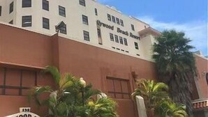 A building with the sign 'Hollywood Beach Resort'. - Hollywood Beach Resort- One Bedroom Ocean View (Hollywood)