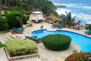 Outdoor pool - Villa Cabino (Cabrera)
