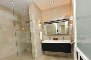 House | Bathroom | Free toiletries - Watermarks Hotel - Cabrete Beach,domican Republic (Cabarete)