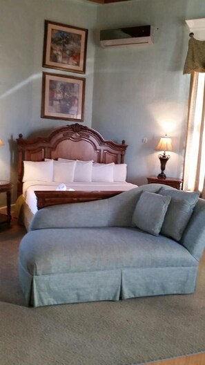 3 bedrooms, premium bedding, free cots/infant beds, free wired Internet