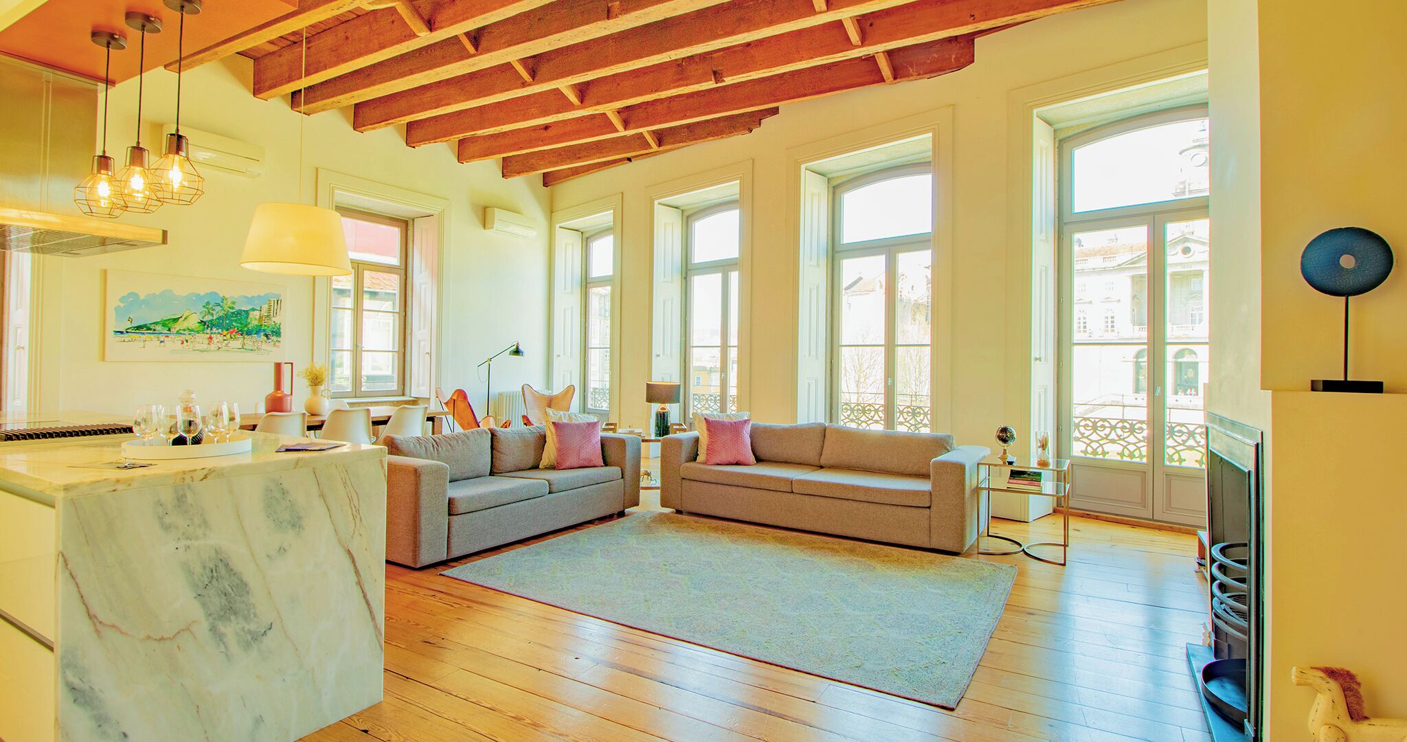 Superior Apartment, 3 Bedrooms (Rua Mouzinho da Silveira, 18) | Living area