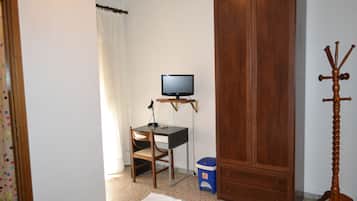 Basic Double or Twin Room | Room amenity