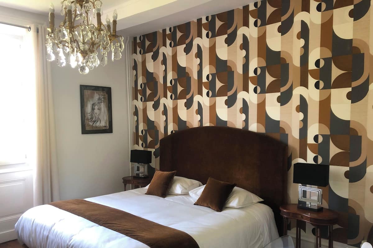 3 bedrooms, Egyptian cotton sheets, premium bedding, Select Comfort beds