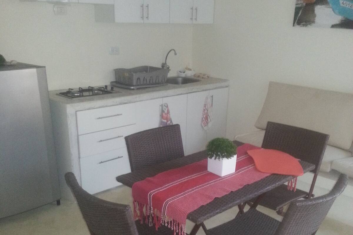Appartamento, 2 camere da letto, vista piscina (1st floor) | Pasti in camera