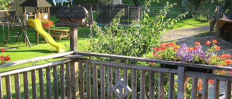 Leiksvæði fyrir börn – utandyra