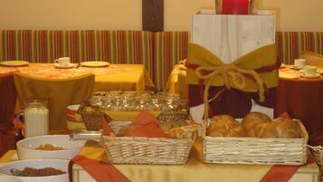 Daily buffet breakfast for a fee