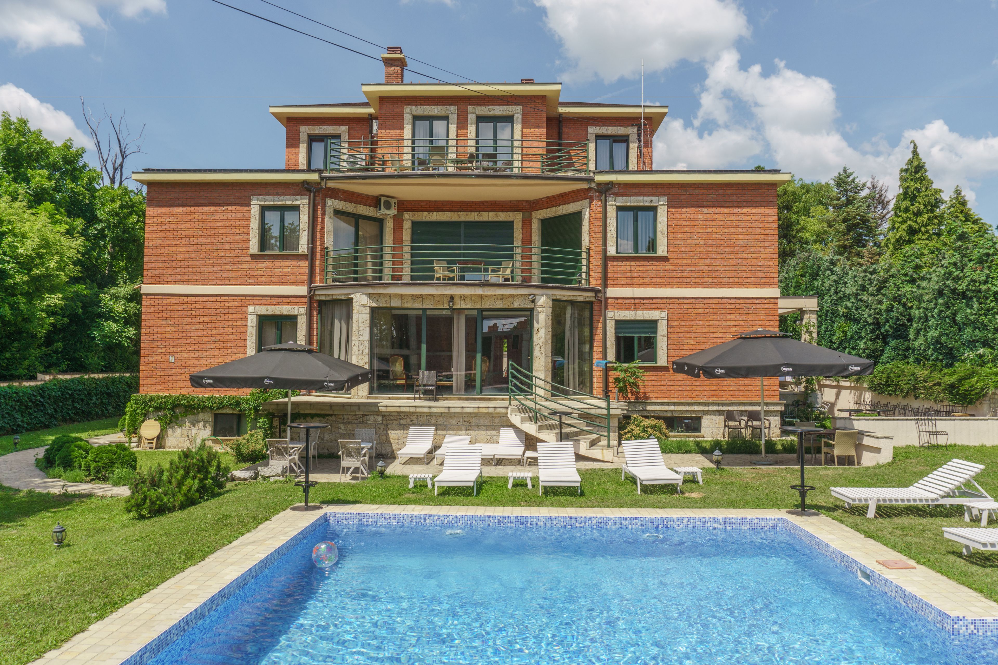 Photo - The Belgrade Hills Rooms and Suites