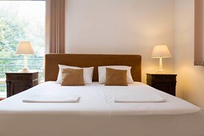 Luxury Apartment, Non Smoking, Jetted Tub | 1 bilik tidur, meja, kalis bunyi, Wi-fi percuma 