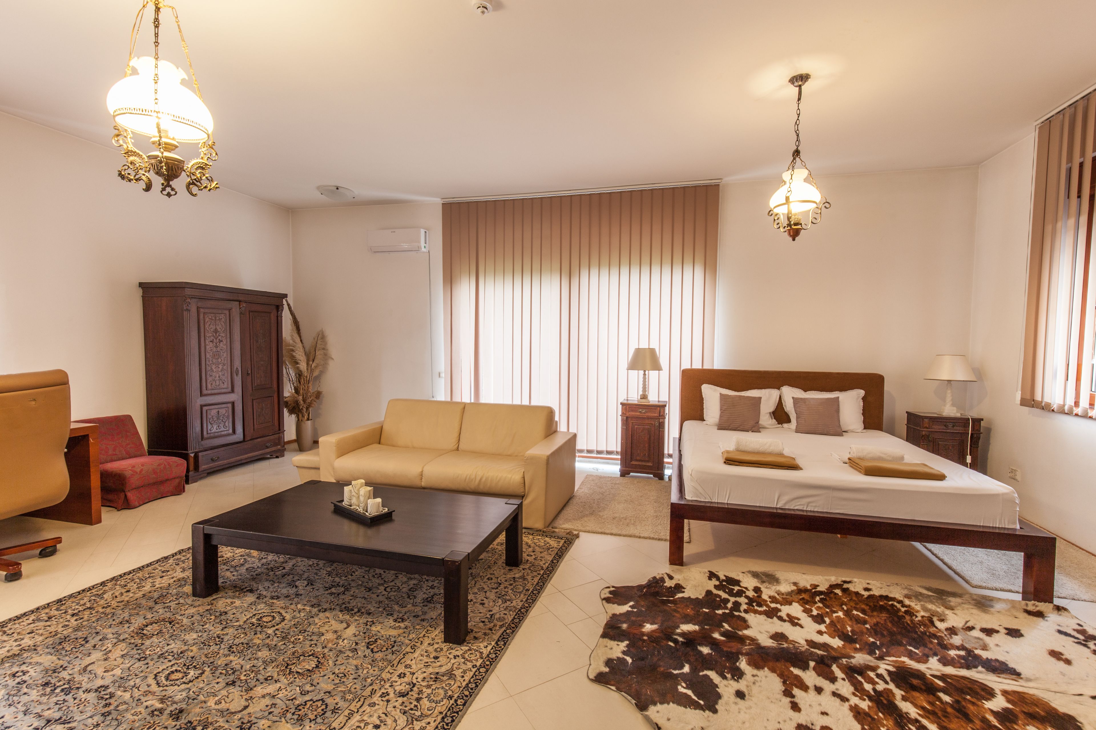 Luxury-Apartment, Nichtraucher, Whirlpool | Wohnbereich | Flachbildfernseher