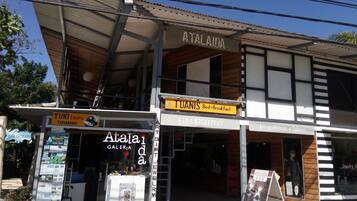 Mặt tiền nơi lưu trú