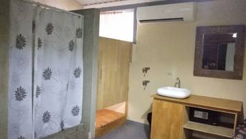 Triple Room | Bathroom | Shower, towels