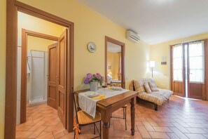 Apartment, 1 Bedroom | In-room dining - Agriturismo la Torricella (Pistoia)