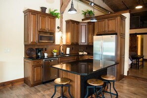 冰箱、微波炉、茶具/咖啡用具