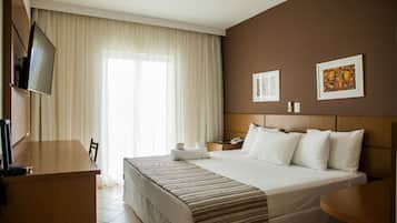 Minibar, escritorio, cortinas blackout y sistema de insonorización