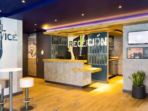 Lobby - Ibis Budget Zaragoza (Zaragoza)