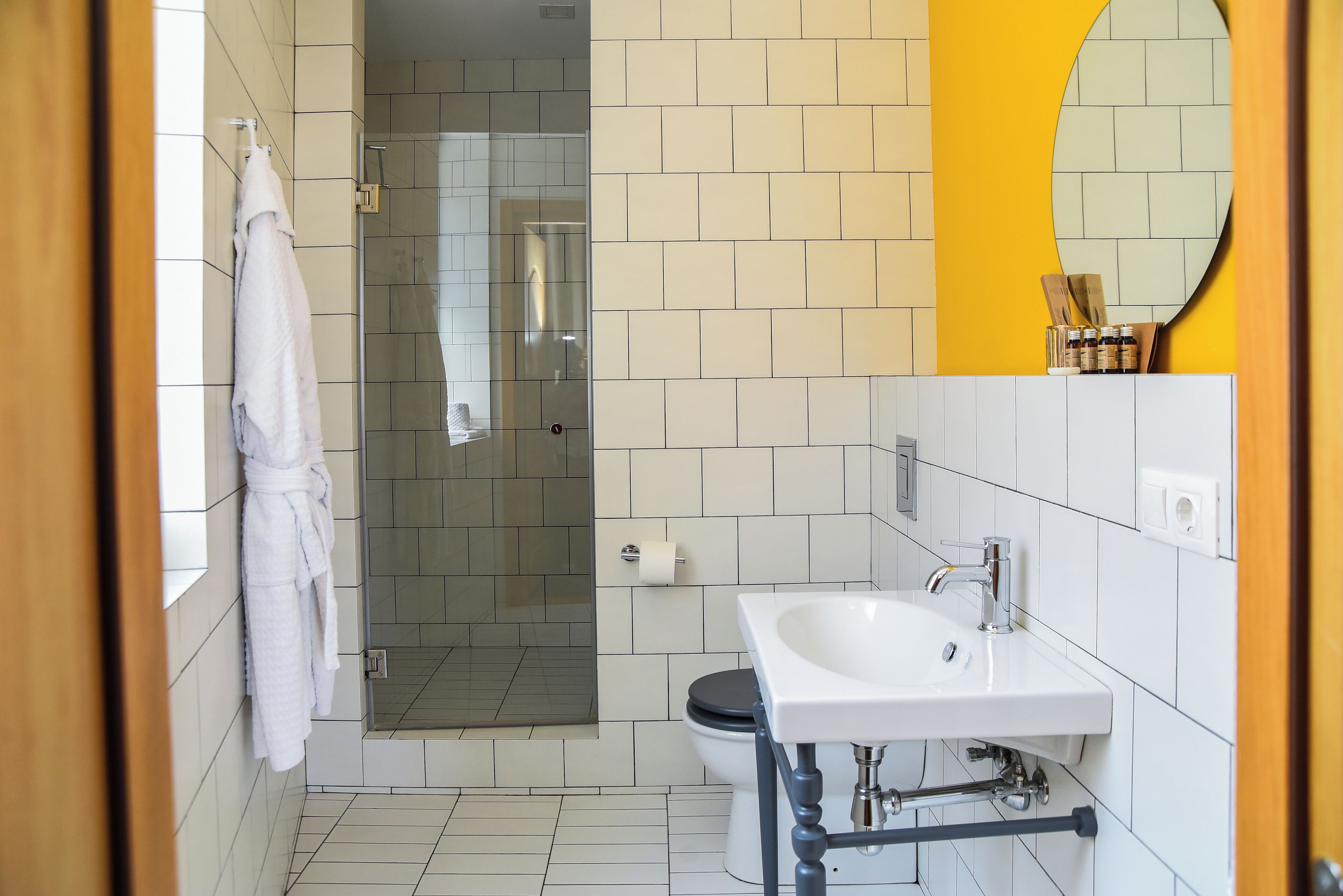 superior double room, terrace | bathroom | shower, free toiletries, hair dryer, bathrobes