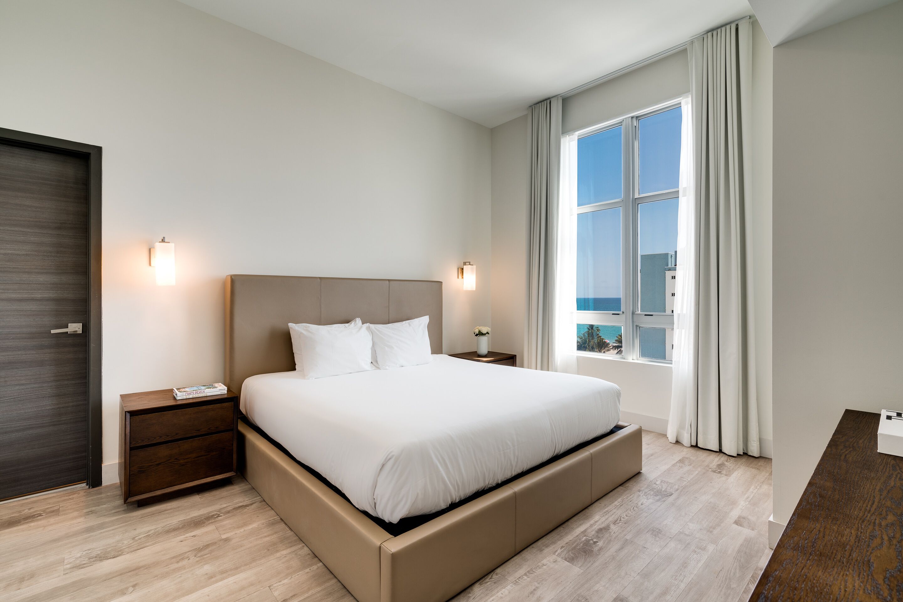 套房, 2 间卧室 (Water View) | 高档床上用品、加厚床垫、客房内保险箱、办公桌