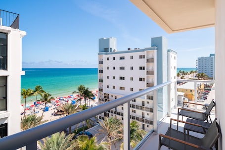Deluxe Ocean View Suite King with Loft | Beach/ocean view. Costa Hollywood Beach Resort