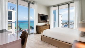 Deluxe Ocean View Suite King with Loft | View from room