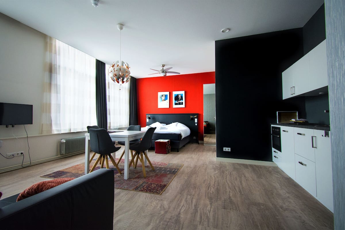 Junior Studio Suite, Non Smoking | Individually decorated, individually furnished, desk, blackout drapes