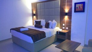 1 bedroom, premium bedding, desk, iron/ironing board - Presken Hotel (Lagos)