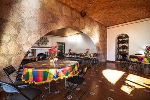 Breakfast, lunch and dinner served