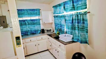 Cottage, Multiple Beds, Kitchen | Private kitchen
