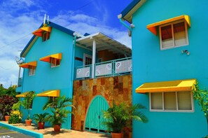 Fachada de la propiedad