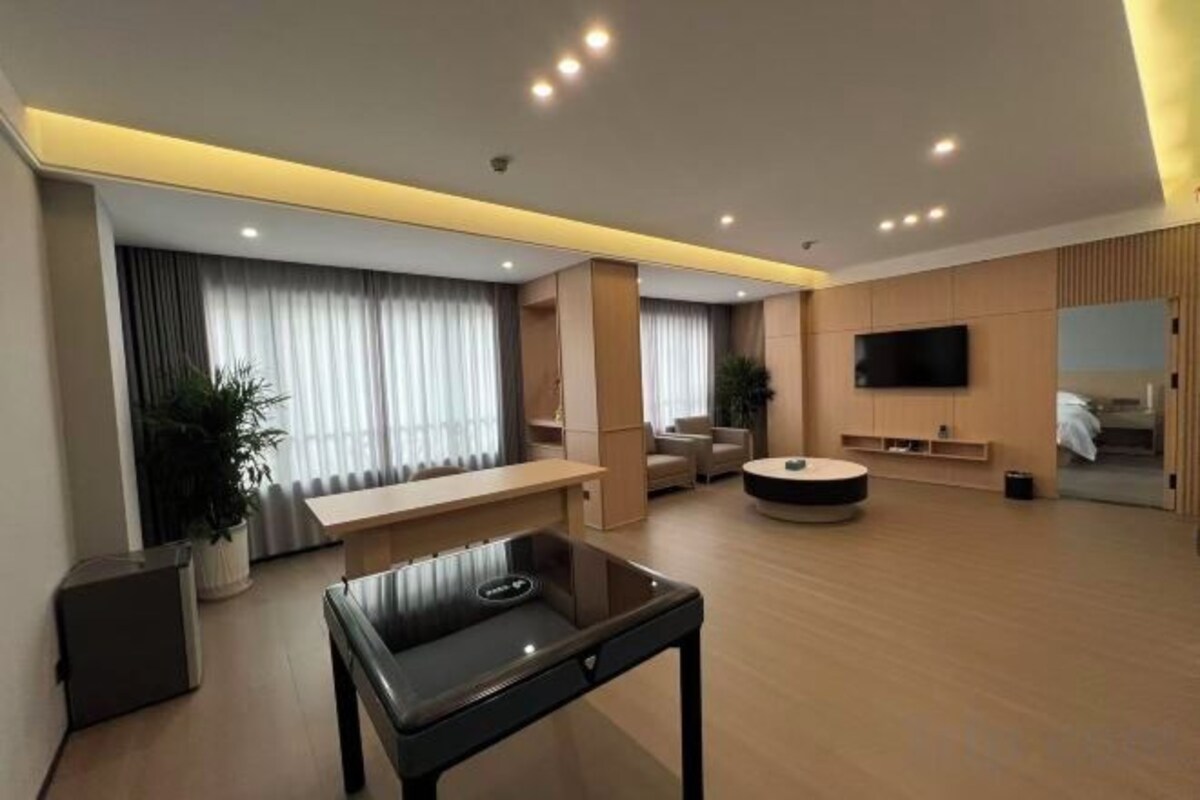 Deluxe Suite