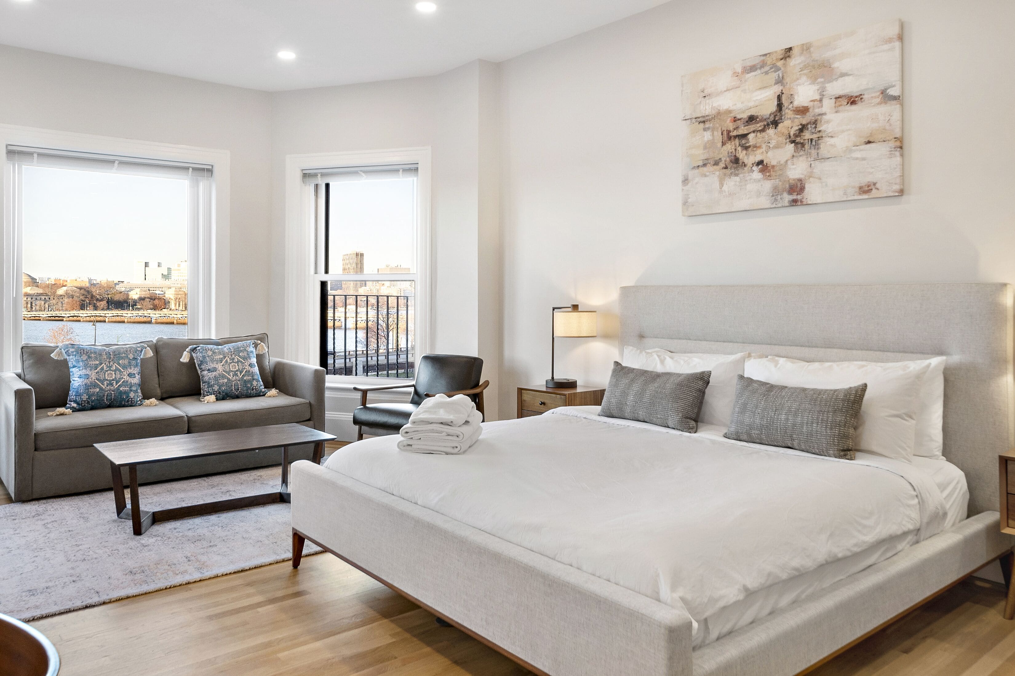 Premium Studio Suite | Premium bedding, desk, iron/ironing board, free WiFi