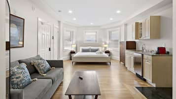 1 habitación, ropa de cama de alta calidad y escritorio