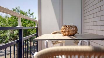 Driepersoonskamer | Terras